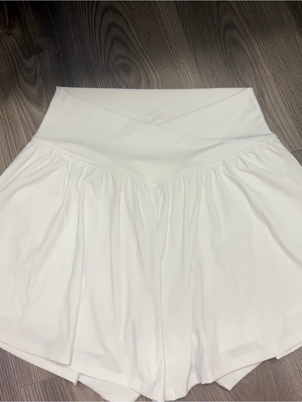Women’s White High-Waist Skirted Short